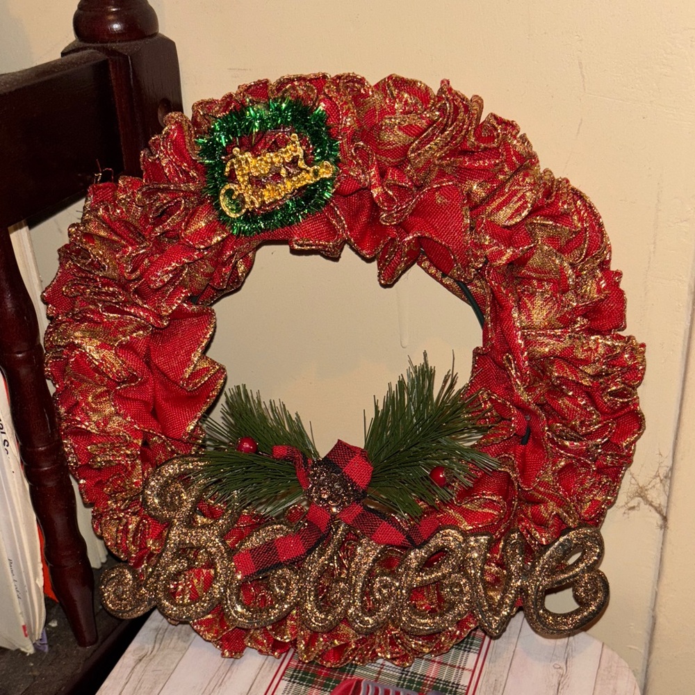 Elegant Red and Gold Holiday Wreath with Green Accents